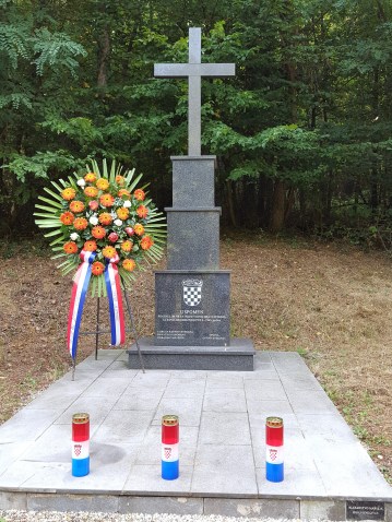 Spomen obilježje Kolnjak.jpg