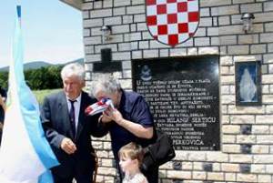 BRINJE – SMAKNUĆA VIŠE DESETAKA CIVILA, ŽENA I STARIH LJUDI (Partizani raznim tupim predmetima zatukli jednu po jednu osobu)