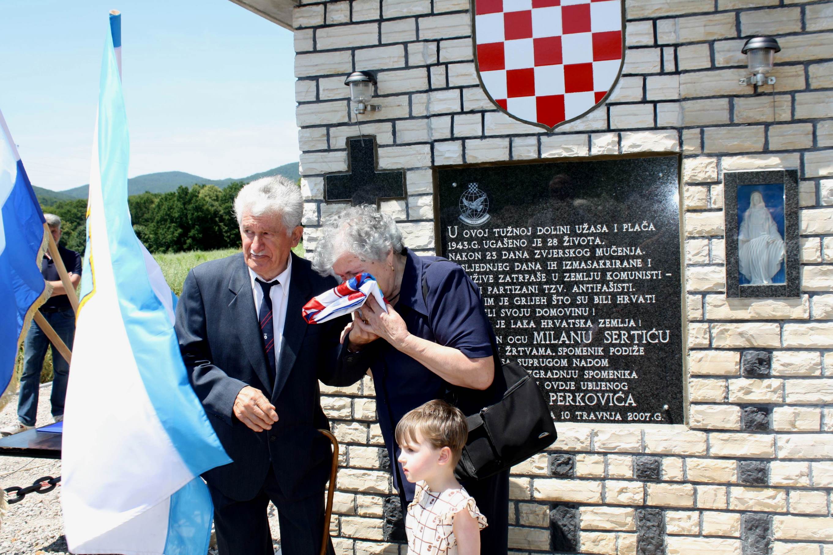 Spomenik-na-ObadinamaLO_prsa_29062014