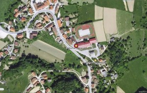 U BISTRICI OB SUTLI U SLOVENIJI DJECA HODAJU PO MRTVIMA, ISPOD ŠKOLE MASOVNO GROBIŠTE (Iskapanjem temelja škole pronađeni kosturi, zgrnuli ih i nastavili s radom)