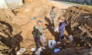 U GOSPIĆU PRONAĐENA 44 LJUDSKA KOSTURA ŽENA I MUŠKARACA NABACANI NA HRPE (Ubijani maljem, velikim čekićem i noževima)
