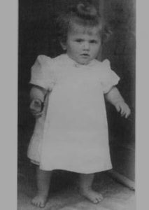 DJEVOJČICA HELGA ISEMAN U TITOVOM LOGORU, OD GLADI BEZ MAJČINE I OČEVE RUKE UMRLA U MUKAMA