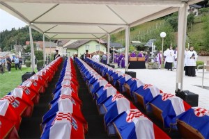 PARTIZANI SU IH UBILI, KOMUNISTIČKI REŽIM PREŠUTIO (500 žrtava nakon 81 godine dobilo grob)